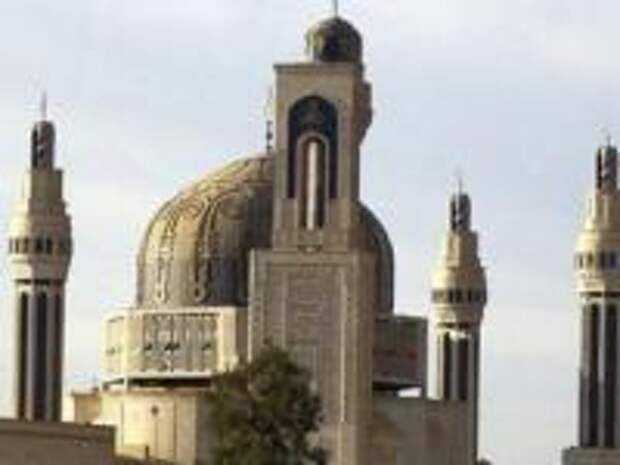 Мечеть Умм-аль-Кура: почему её минареты построены в виде автоматов Калашникова и советских ракет
