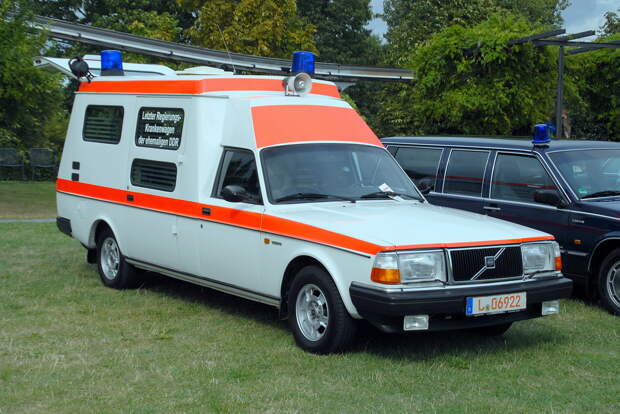 48. Volvo 240 Ambulance. Свеи до сих пор строят подобные кузова и эксплуатируют. 48. Volvo 240 Ambulance. Свеи до сих пор строят подобные кузова и эксплуатируют. катафалк, скорая, универсал