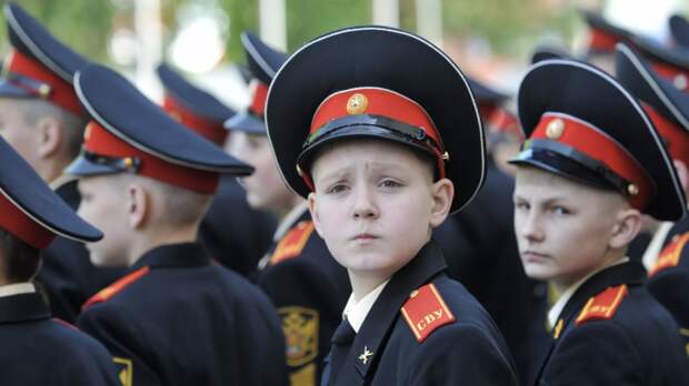 В Минобороны заявили о важности суворовских и нахимовских училищ для воспитания элиты России