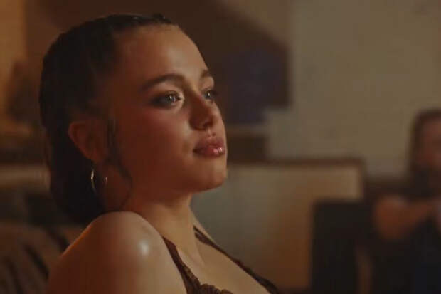 Шайло Джоли дебютировала в клипе южнокорейской певицы Даён