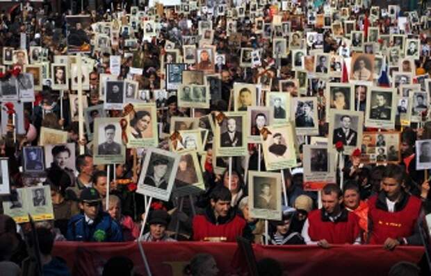 Акция "Бессмертный полк" в Санкт-Петербурге, 9 мая 2014 года