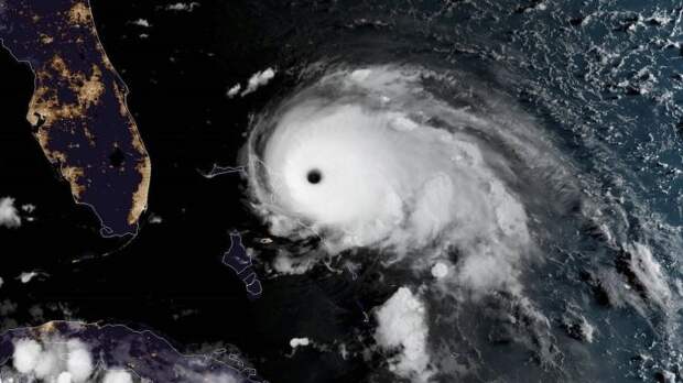 «Роскосмос» показал ураган «Дориан» с орбиты