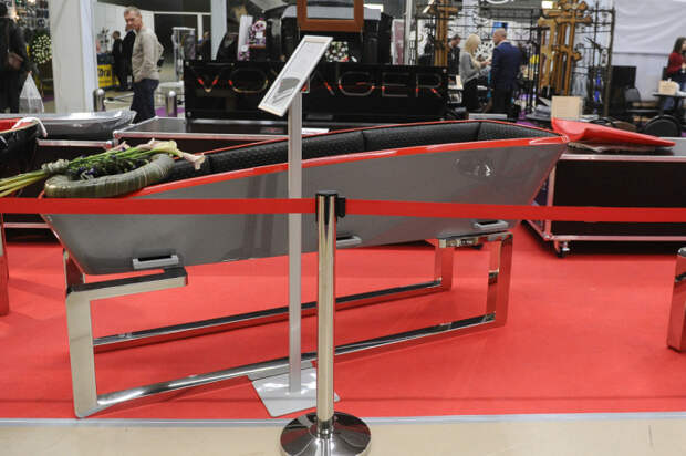 Выставка похоронной моды в Москве (50 фото)