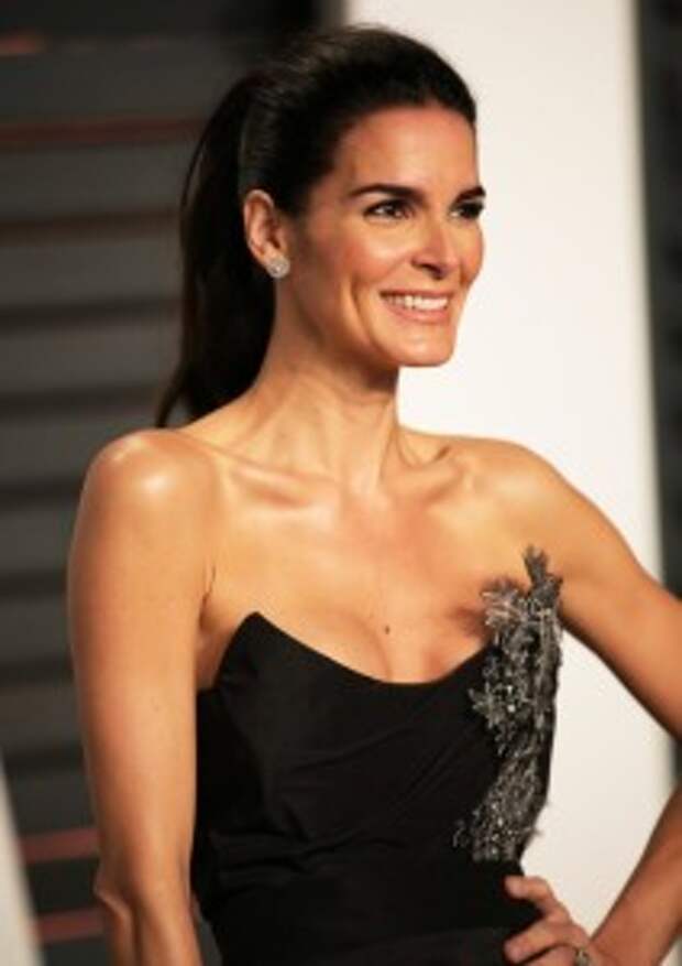 angie-harmon-2015-vanity-fair-oscar-party-01