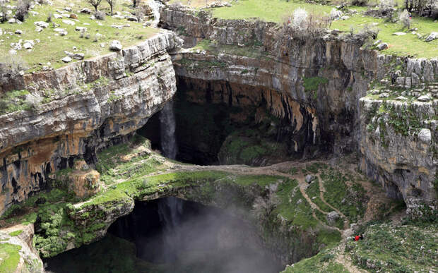 Водопад Баатара в Ливане