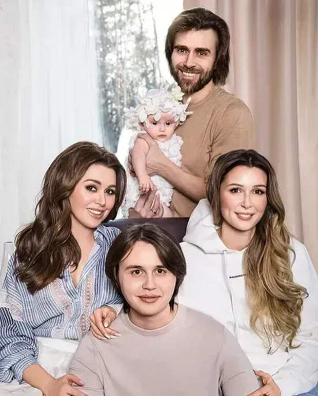 Анастасия Заворотнюк с семьёй