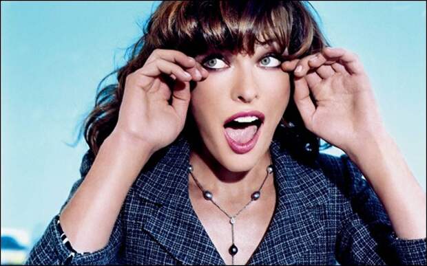 157798_milla-jovovich_aktrisa_smex_radost_1920x1200_(www.GdeFon.ru)