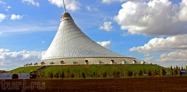 Казахстан, Астана, ТРЦ Хан Шатыр, торгово-развлекательный центр в Астане, проекты Нормана Фостера, шанский шатер, лучшие экоздания мира, достопримечательности Астаны, шопинг в Астане, развлечения в Астане, современная архитектура