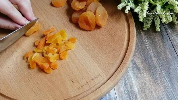 Сколько ни пробовала другие, всегда возвращаюсь к нему. Краффин - идеальный кулич. Быстрое тесто без опары