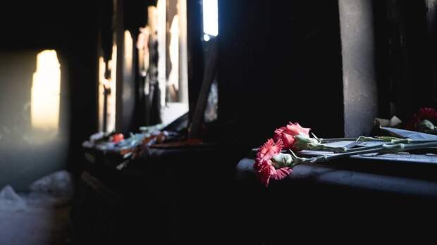 В тех страшных событиях погибло трое его близких друзей.