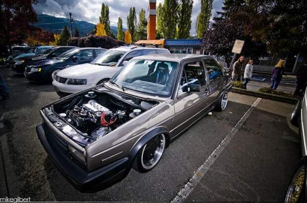 Подборка классических и тюнингованных автомобилей (72 фото)