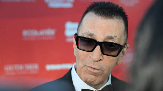 Лариса Долина два месяца жила с Александром Буйновым и его женой в одном доме