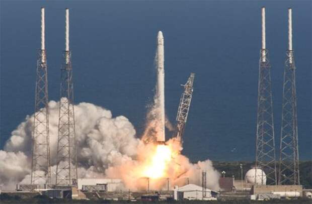 Запуск ракеты Falcon 9