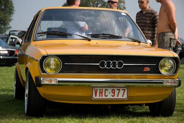 Подборка классических и тюнингованных автомобилей (72 фото)