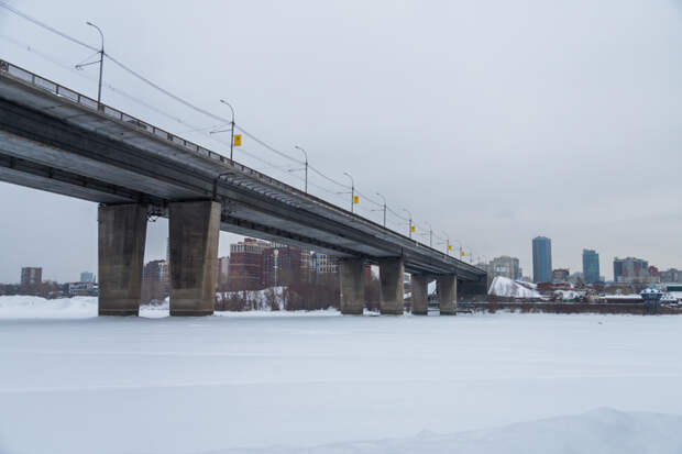 Реверсивное движение введут на Димитровском мосту Новосибирска