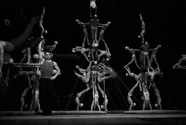 https://oscarenfotos.com/wp-content/uploads/2013/05/alexander-rodchenko-le-cirque-1940-1.jpg