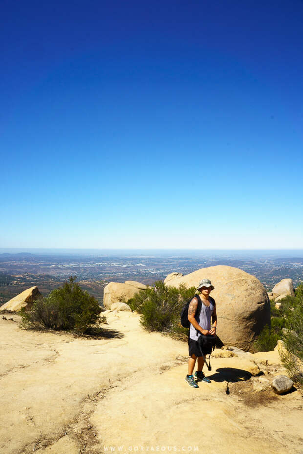 Mount-Woodson-Potato-Chip-Rock-San-Diego-10.jpg