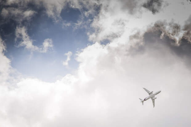 Самолет авиакомпании Centrum Air резко сменил курс в связи с пыльной бурей