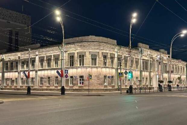 Тамбовский лицей № 6 украсила современная архитектурная подсветка