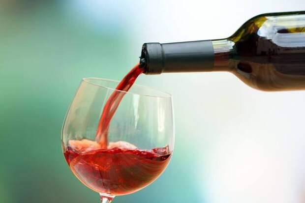 Как не надо пить вино: 8 нелепых ошибок