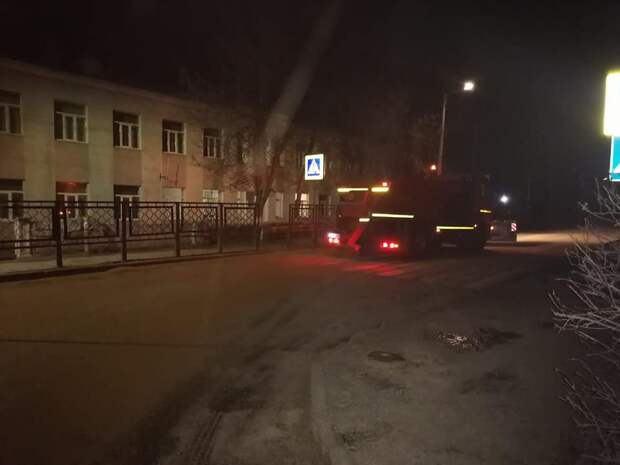 Возможно, это изображение (дорога и улица)