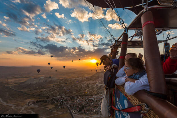 Насладитесь полетом на воздушном шаре в Каппадокии, Турция.