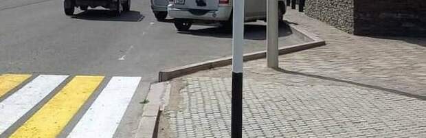 В Актау пешеходный переход в 7 микрорайоне перенесли на новое место
