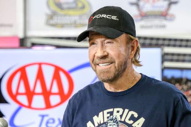 Актер Чак Норрис госпитализирован на Гавайях