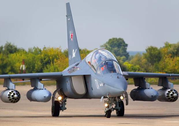 Як-130.jpg Як-130.jpg