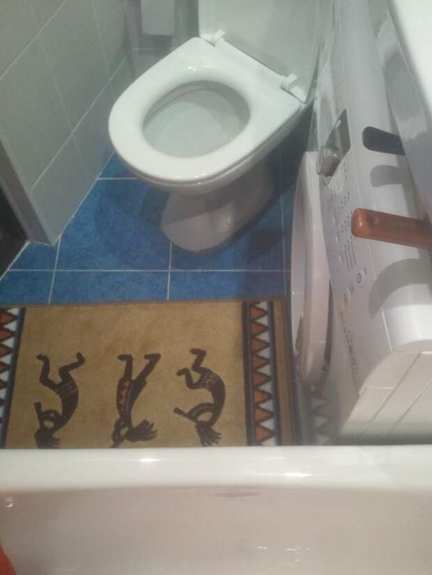 Унитаз в ванной Унитаз в ванной