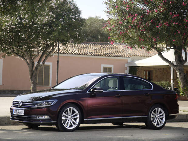 2015 - Volkswagen Passat авто, история