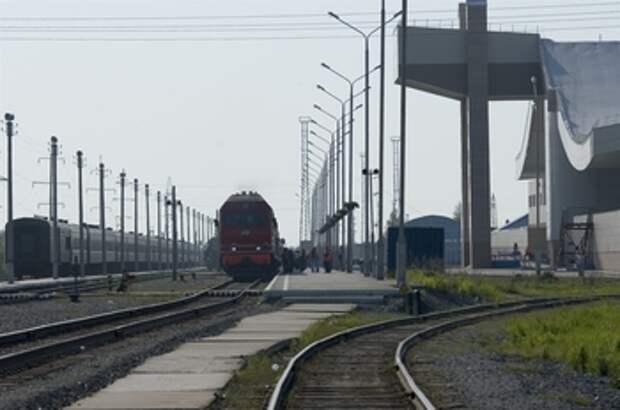 пермь 2 пути. поезд переносится. поезд переносится. поезд переносится. электрички.