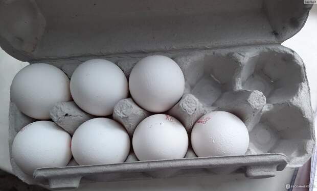 Куриные яйца в супермаркете 