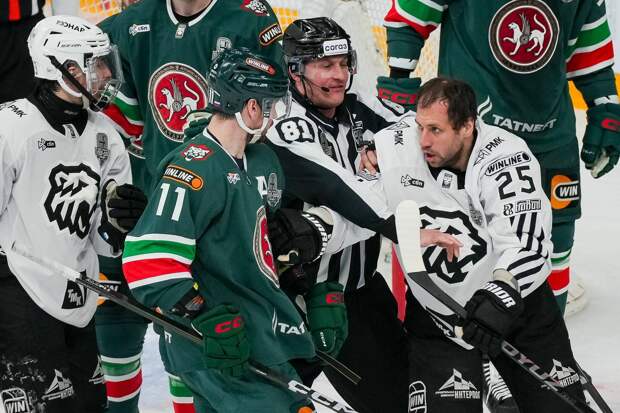 КХЛ объяснила отмену гола «Ак Барса» в ворота «Трактора» в начале третьего матча