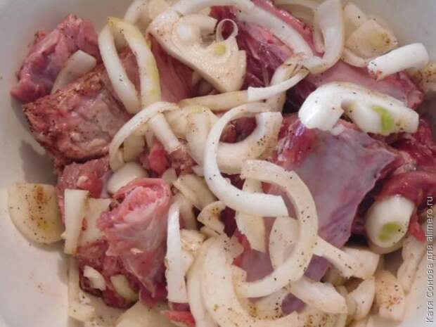 Ребрышки с луком Ребрышки с луком