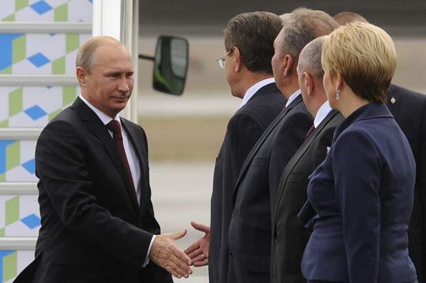Владимир Путин подчеркнул, что у лидеров "пятерки" есть настрой выйти на взаимоприемлемые договоренности, которые будут способствовать дальнейшему наращиванию экономического сотрудничества и безопасности в регионе