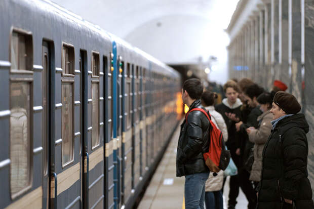 Пьяный мужчина трогал девочку за ягодицы в московском метро и поплатился