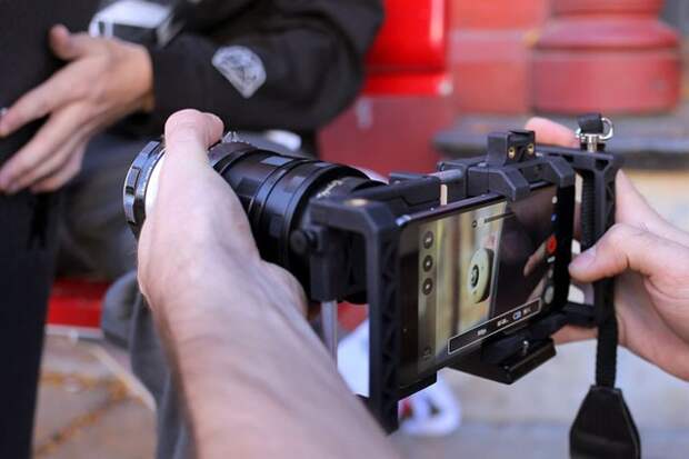 Beastgrip Pro - универсальная установка для съёмки со смартфоном