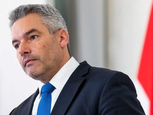 Канцлер Австрии Нехаммер: "Гаазпром" рискует потерять газохранилище в Хайдахе