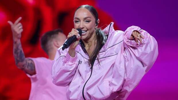 Мари Краймбрери поразила идеальной фигурой в бикини — и не скажешь, что мать