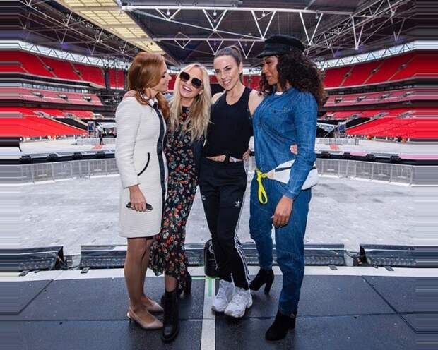 Продажи билетов на тур Spice Girls побили рекорды. Единственное, что беспокоит фанатов, будет ли продолжение в 2020 году