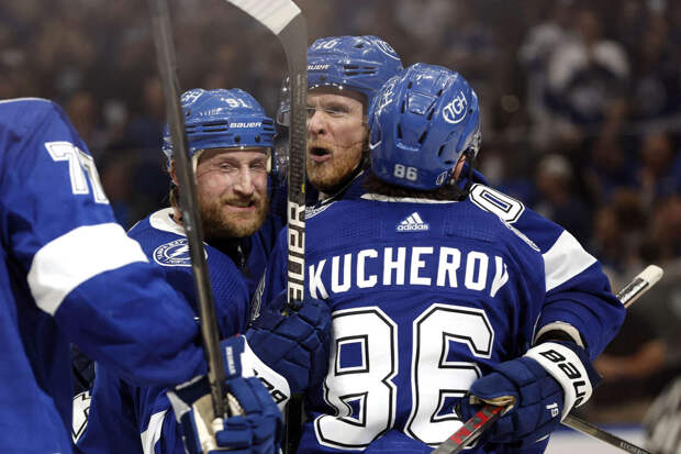 Кучеров и Марченко вошли в тройку лучших игроков дня в НХЛ