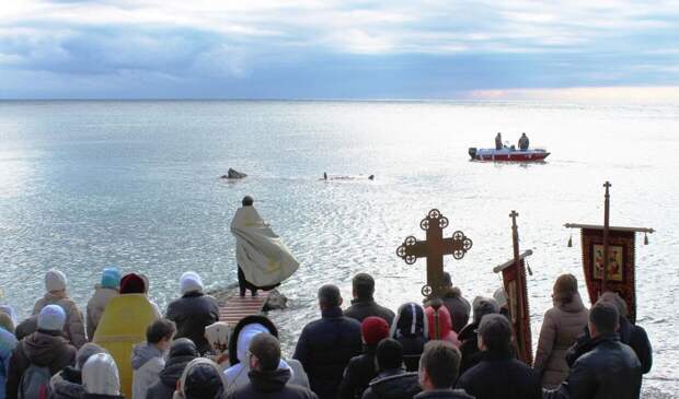 В Крыму отменили освящение морской воды на Крещение