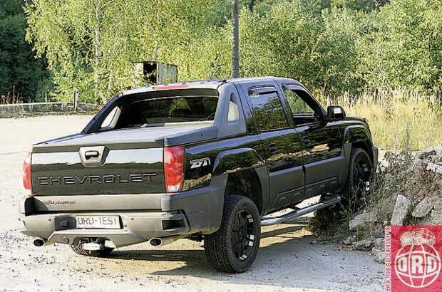 У Avalanche все главные вопросы проходимости начались и закончились на низкопрофильной шоссейной резине. Поэтому после попытки демонстрации возможности забраться на «небольшой камешек» и невозможности вползти на большой (свесы мешают) здесь тоже все стало ясно. 