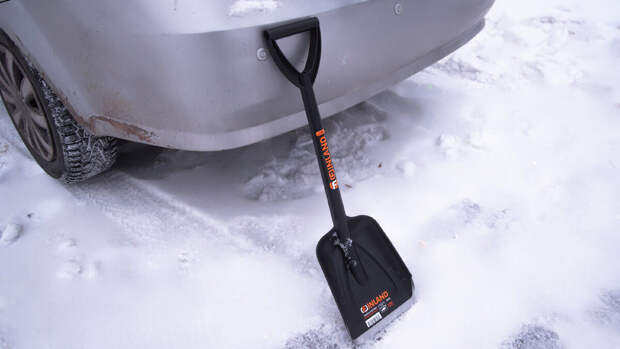 Качественная лопата – незаменимый помощник водителя в условиях суровой зимы. Она позволяет очистить дорогу, убрать снег с кузова и выполняет другие полезные функции.-3