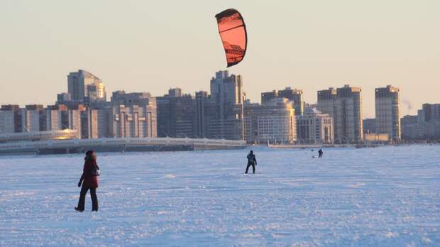 Первый рабочий день подарит петербуржцам гололёд и 11-градусный мороз