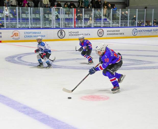 Кубки «Восточного Порта» разыграли в хоккее и большом теннисе