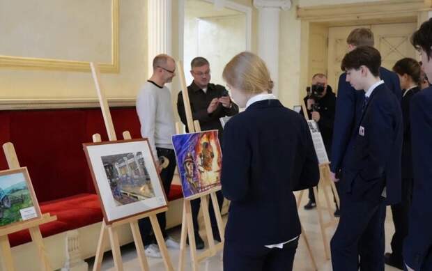 В Общественной палате РФ открылась выставка «Красивая работа»: индустриальный пейзаж как новый символ современной России