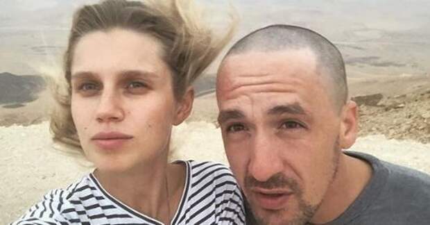 Смольянинов и Мельникова впервые показали публике младшего сына