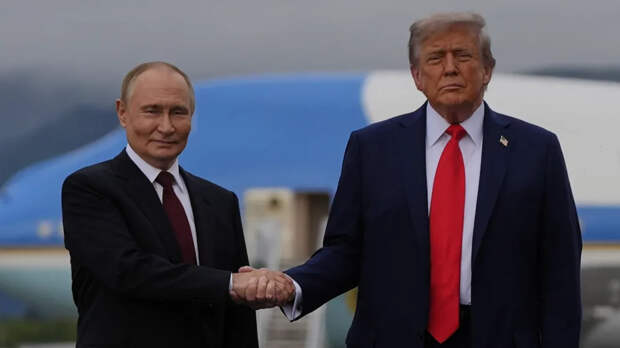 Рукопожатие Путина и Трампа длилось больше 10 секунд